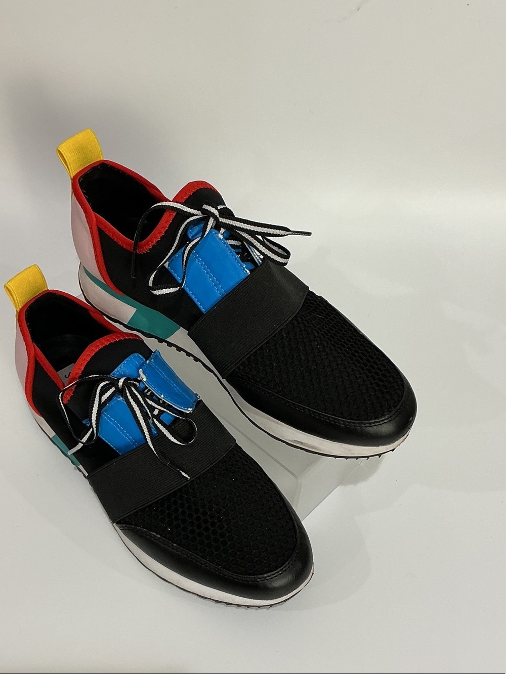 Steve Madden Antics low top Black Mesh Slip-On Sneakers, size 8